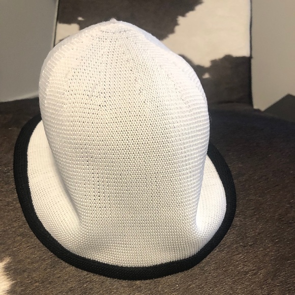 Danier Leather Y2K Reversible Knit Bucket Hat - Picture 1 of 5